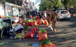 Satpol PP BKO Bontoala Lakukan penertiban PKL di Sejumlah Titik 