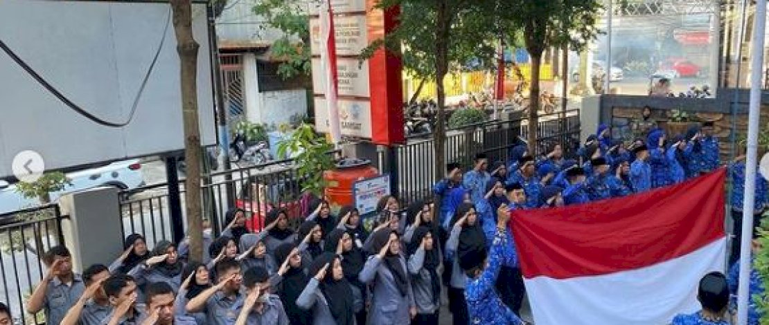 Pimpin Upacara Peringatan HUT RI di Kantor Camat, Ini Pesan Sekcam Bontoala
