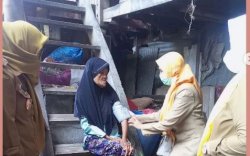 Bentuk Kepedulian, Lurah Bara-baraya Utara Kunjungi Lansia untuk Pastikan Kesehatannya