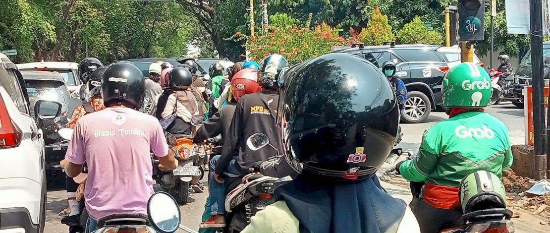 Simpang Empat Abdesir-Batua Raya Macet Gegara Lampu Lalin Padam