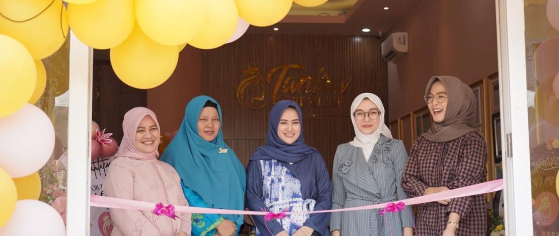 Resmikan Tanira Clinic Premier, Ketua DWP Makassar:  Perempuan Bisa Berdaya dan Memberdayakan