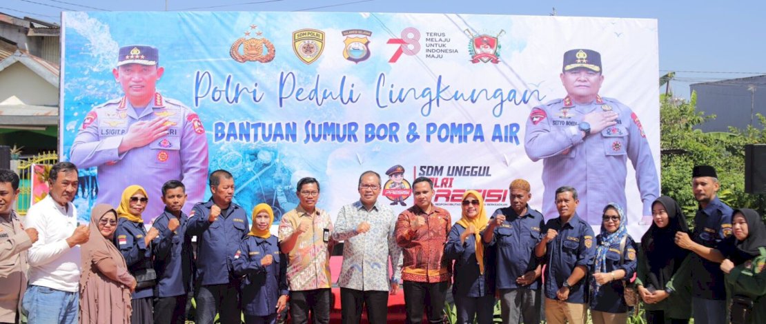 Camat Biringkanaya Dampingi Wali Kota dan Kapolda Sulsel Serahkan Bantuan