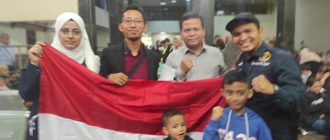 Satu keluarga WNI di Gaza berhasil dievakuasi. Saat ini, mereka berada di KBRI Mesir, dan segera dipulangkan ke Indonesia.