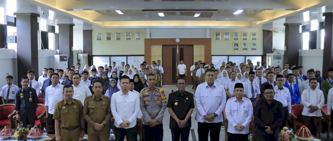 Pj Bupati Takalar Setiawan Aswad, membuka Deklarasi Anti Intoleransi dan Radikalisme serta Dialog Kebangsaan. Pj Bupati Takalar Setiawan Aswad, membuka Deklarasi Anti Intoleransi dan Radikalisme serta Dialog Kebangsaan.