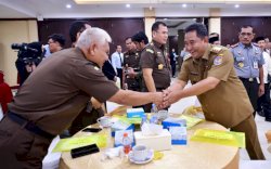 Pj Gubernur Bahtiar Tandatangani MoU Pembentukan Tim Terpadu Pelayanan Hukum Kejati Sulsel