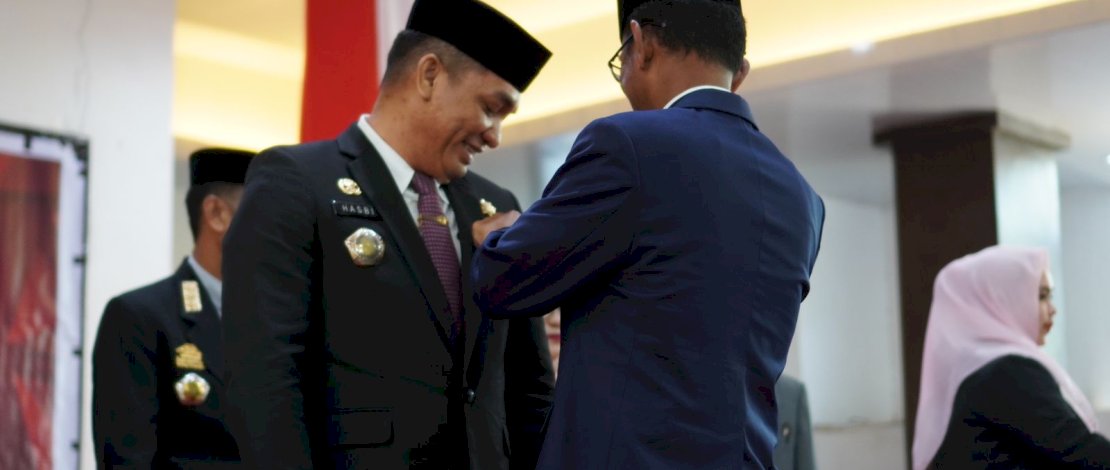 Pj. Bupati Takalar Berikan Penghargaan Satyalencana Karya Satya Tahun 2023 kepada 152 PNS