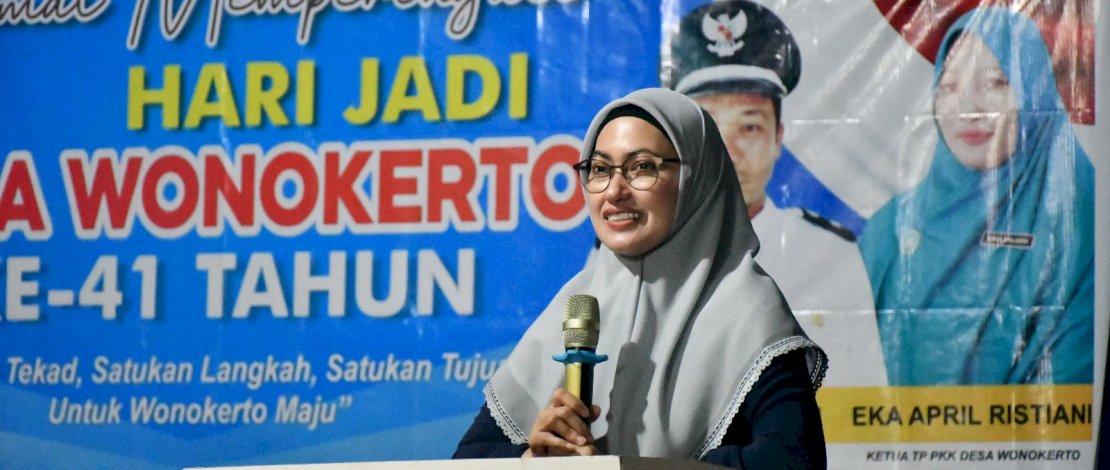 Bupati Luwu Utara, Indah Putri Indriani (IDP), hadir dalam perayaan Hari Jadi ke-41 Desa Wonokerto yang digelar di Kantor Desa Wonokerto, Kecamatan Sukamaju Selatan, Sabtu malam (18/11/2023).