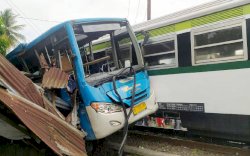 Kecelakaan Maut Mini Bus Tabrak Kereta di Lumajang, 11 Tewas dan 4 Luka Berat, Ini Daftar Identitasnya
