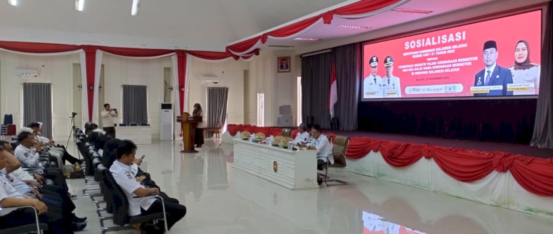 Unit Pelaksana Teknis (UPT) Pendapatan Wilayah Palopo, melaksanakan sosialisasi pemberian insentif pajak kendaraan, Rabu (22/11/2023). Bertempat di Ruang Pertemuan Kantor Walikota Palopo, sosialisasi ini dihadiri oleh ratusan PNS dari berbagai Perangkat Daerah Pemerintah Kota Palopo.