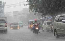 Jakarta Hujan Lebat, BMKG Keluarkan Peringatan Banjir Rob di Wilayah Pesisir