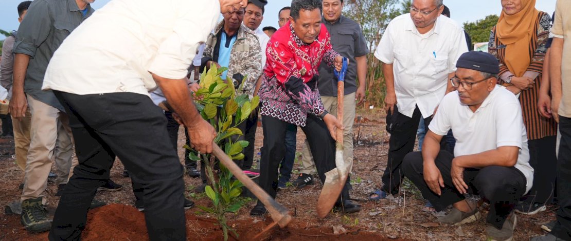 Penanaman Bibit Nangka Madu di Bulukumba, Pj Gubernur Bahtiar: Jangan Biarkan Lahan Kosong
