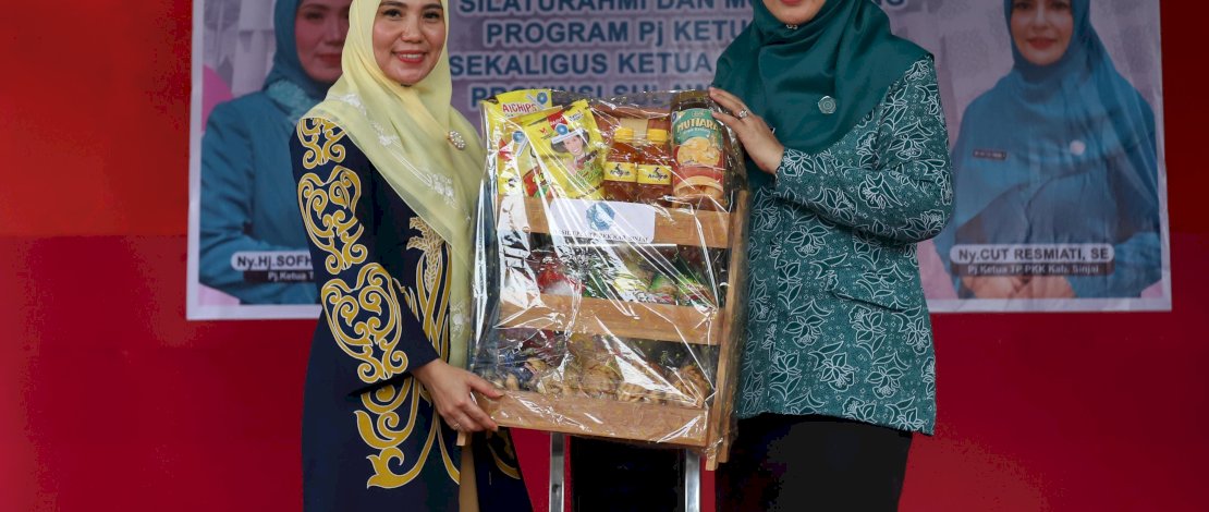 Sofha Marwah Bahtiar Buka Pasar Murah Bersubsidi di Sinjai, Salurkan 2.500 Paket Sembako 