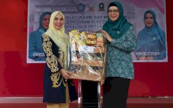 Sofha Marwah Bahtiar Buka Pasar Murah Bersubsidi di Sinjai, Salurkan 2.500 Paket Sembako 