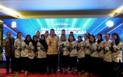 Rudianto Lallo Beri Penghargaan 24 Guru di Makassar