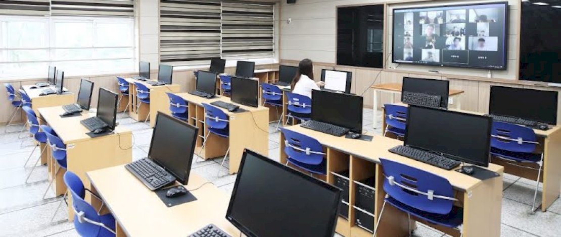 Guru Sekolah Menengah di Seoul  Dilaporkan Potret Mantan Murid dengan Pakaian Minim dan Jual di Internet