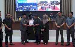 Pemkab Gowa Serahkan Ranperda APBD Tahun 2024