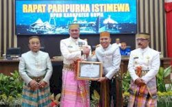 Bupati Gowa Beri Penghargaan ke Instansi Hingga Bonus ke Atlet 