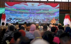 Warga di Lima Kabupaten Kota di Sulsel Terima Sertifikat Tanah