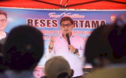 Adi Rasyid Ali Terima Keluhan Pembangunan Puskesmas di Kelurahan Borong