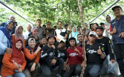 Hari Minggu, Mentan Amran Turun Tinjau Petani Anggur di Palu