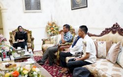 Pemprov Sulsel Serahkan Berkas Hasil Seleksi Calon Anggota KI ke DPRD Sulsel