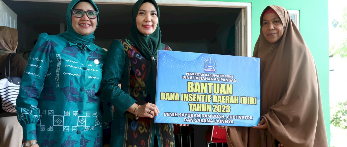 Kunjungi Posyandu dan Tanam Cabai di Kelurahan Macanang, Pj Ketua TP PKK Sulsel  Tanam Cabai