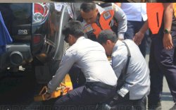 Dishub Makassar Gembok Kendaraan Parkir di Bahu Jalan