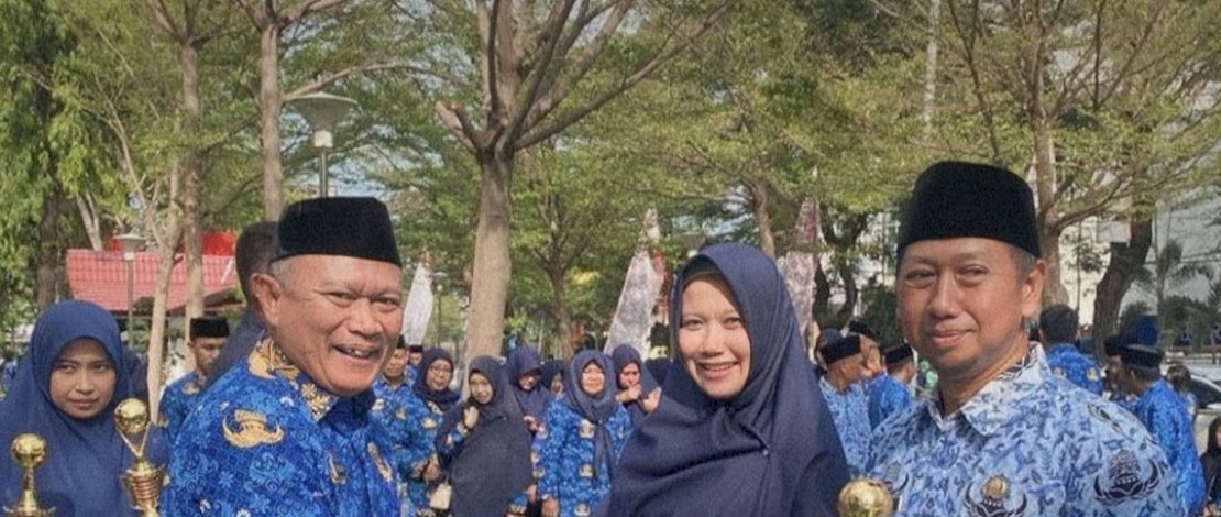 Juara 1 Mini Soccer, Dishub Makasar Terima Piala dan Dana Pembinaan