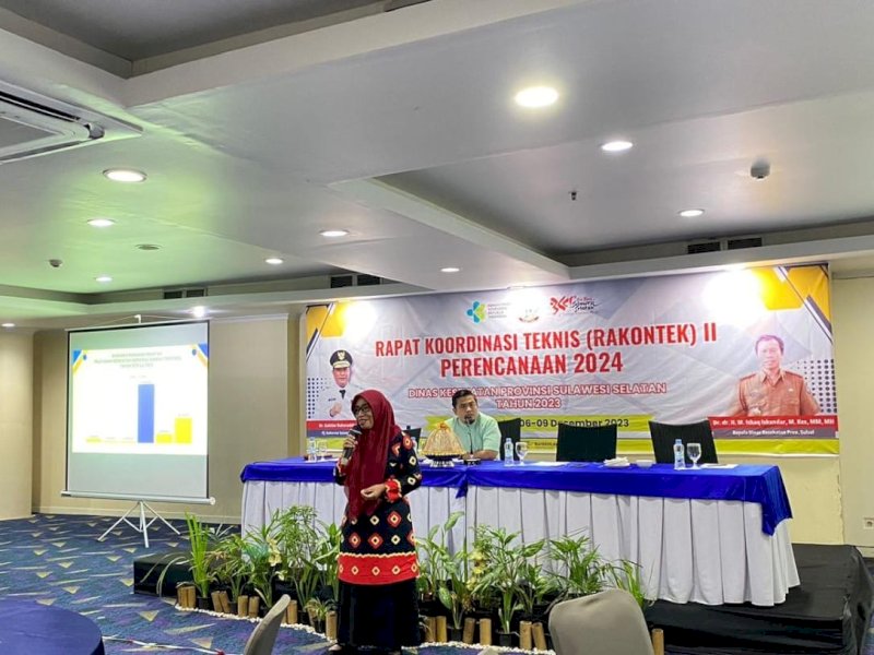 Kadinkes Lutra Jadi Narasumber Rakortek Perencanaan Dinkes Provinsi 