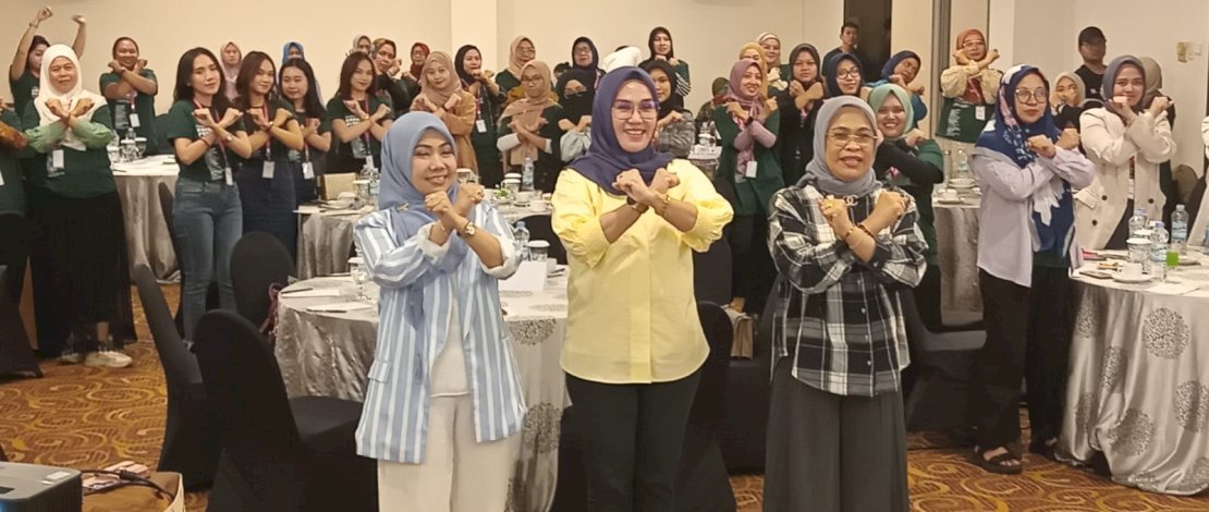 Workshop Emansipasi Perempuan di Era Digital, dengan judul Peningkatan Kapasitas Kewirausahaan Perempuan Bidang Ekonomi, di Hotel Claro Makassar, 9 - 10 Desember 2023.