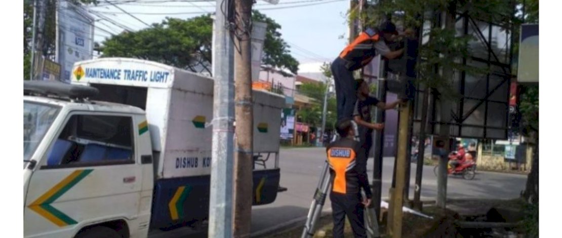 Alami Kerusakan, Dishub Makassar Perbaiki Sejumlah Traffic Light 