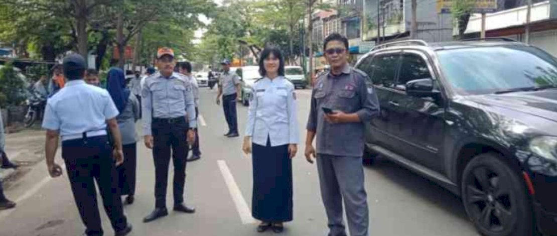 Dishub Gembok Sejumlah Kendaraan di Depan RS Labuang Baji