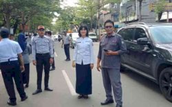Dishub Gembok Sejumlah Kendaraan di Depan RS Labuang Baji