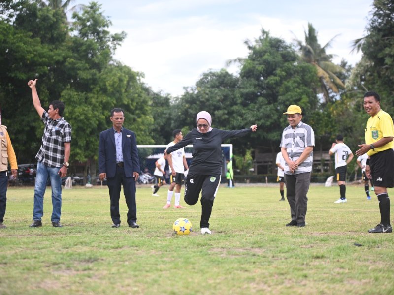 Diikuti 24 Kesebelasan, Bupati Luwu Utara Buka Open Turnamen Sepak Bola Kambisa Cup IV