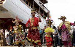 Hadirkan 2 Pinisi di Losari, Dinas Pariwisata  Ukir Momen Bersejarah di Makassar 