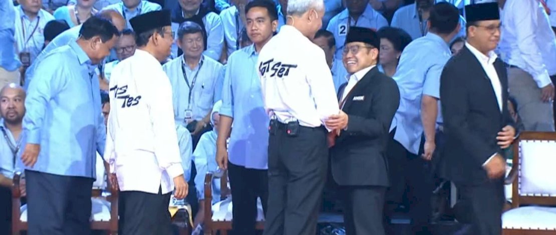 Debat perdana capres-cawapres Pilpres 2024, menghadirkan momen keharmonisan yang ditunjukan tiga kandidat.