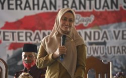 Bupati Indah Putri Serahkan Bantuan untuk Veteran dan Janda Veteran di Luwu Utara