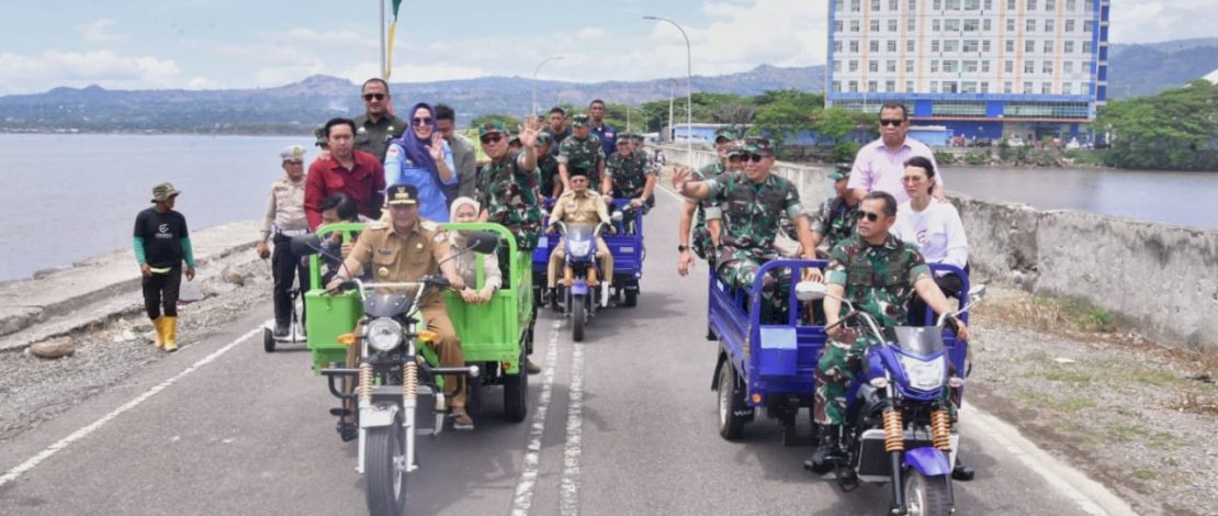 Pj Gubernur Sulsel&nbsp; dan KASAD TNI Ikut Gerakan Perangi Sampah Plastik 