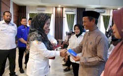 578 Guru TPA dan Imam Desa di Luwu Utara Terima Insentif