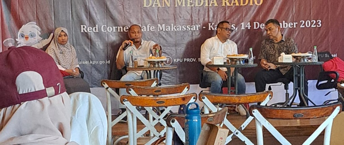 KPU Sulsel bincang santai dengan media, di Red Corner Cafe Makassar, Kamis, 14 Desember 2023.