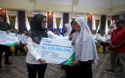 Bupati Lutra Hadiri Rapat Monitoring Evaluasi Jamsostek 