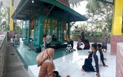 Danyon  D Pelopor Sat-Brimob Baebunta Ziarah ke Makam Datuk Pattimang Luwu Utara