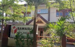 Bawaslu Makassar Ingatkan Peserta Pemilu 2024 Pasang APK Sesuai Zona yang Ditetapkan