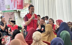 Didampingi BMI, Ridwan Wittiri Jelaskan Manfaat Kartu Sakti ke Warga Barombong 