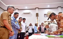 Bank Sulselbar Salurkan KUR Pisang Cavendish ke 13 Petani di Bone