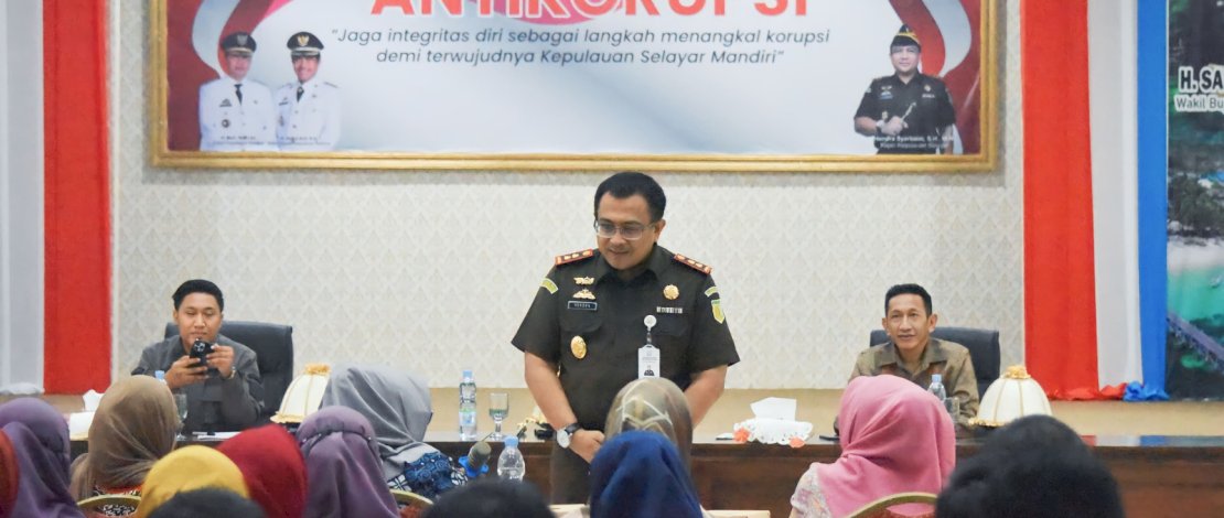 Sosialisasi Antikorupsi yang dilaksanakan oleh Bagian Hukum Setda Kepulauan Selayar, di Ruang Pola Kantor Bupati, Kamis, 21 Desember 2023.