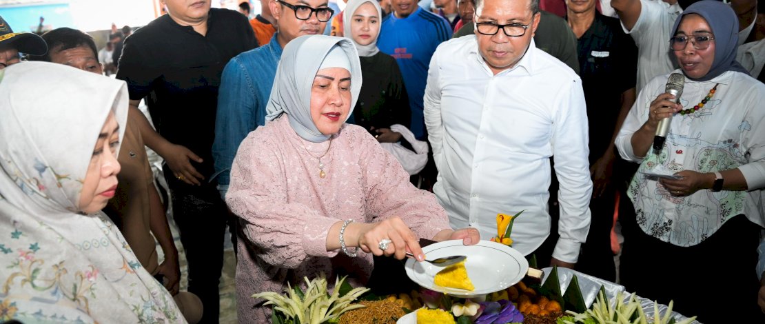 Syukuran atas renovasi TPI Poetere oleh Pemerintah Kota Makassar dirayakan oleh sejumlah tokoh masyarakat, para nelayan dan pedagang pasar lelong di TPI Poetere, Selasa, 26 Desember 2023.