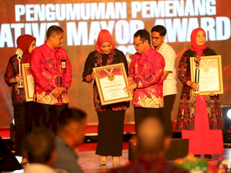 Balitbangda Makassar Beri Penghargaan Bagi Pemenang IMA 2023