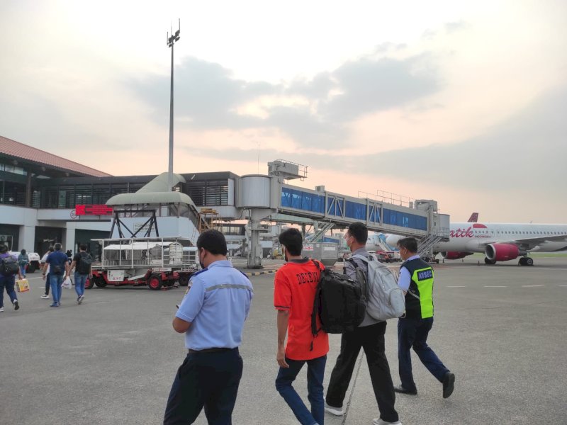 Langgar Hukum Imigrasi, Rudenim Makassar Deportasi Sebelas WNA 