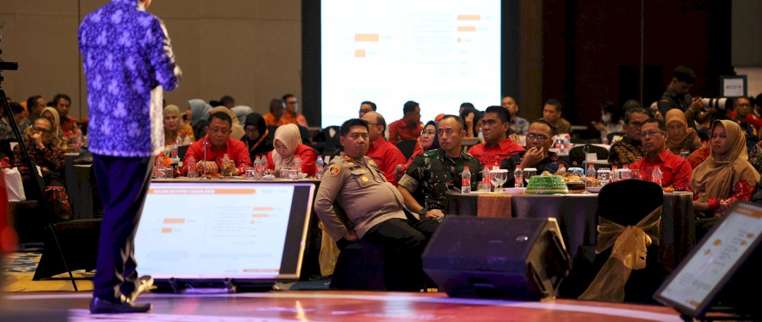 Refleksi Akhir Tahun 2023 Pemerintah Kota Makassar, di Hotel Four Point by Sheraton, Rabu, 27 Desember 2023. Refleksi Akhir Tahun 2023 Pemerintah Kota Makassar, di Hotel Four Point by Sheraton, Rabu, 27 Desember 2023.